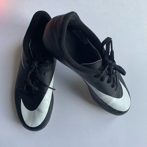 Nike JR Bravata Soccer Cleats 3Y
